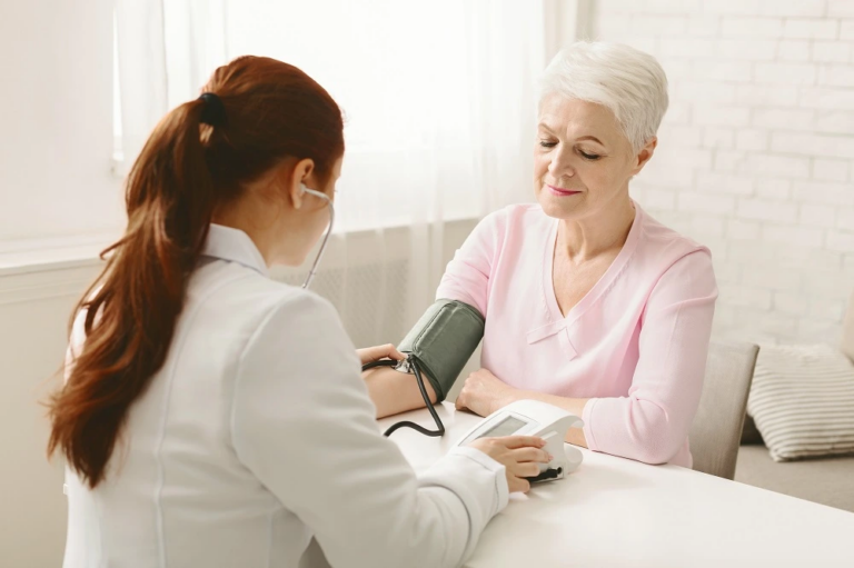 When to Visit Urgent Care for Fever or Infection (Complete Guide)